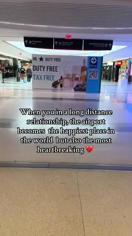 #longdistancerelationship #airport #couples #travel #fyp 