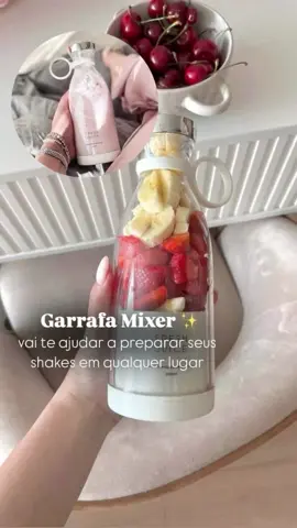 🍓 Leve, prática e perfeita pra fazer seu suco onde quiser! ✨ Código da compra:  APQ-NYX-LRL Basta colar esse código na barra de pesquisa da Shopee 🔍 que o produto aparece pra você! 🛒💚 #garrafamixer #liquidificadorportátil #achadinhos #shopeevideo #fy 