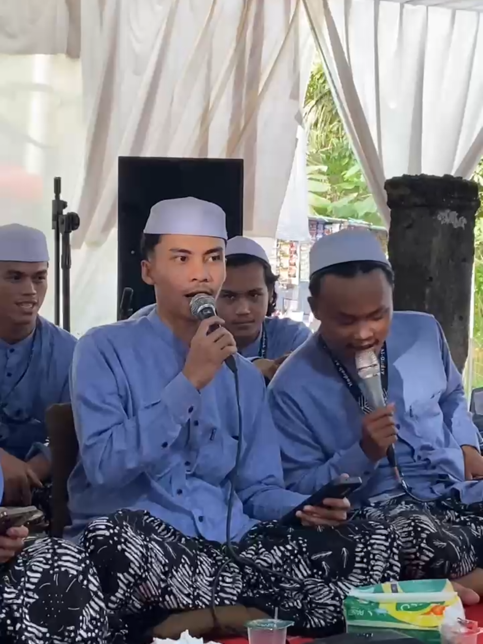 Mohon izin abang²kuhh😭🙏@bandwaliofficial  #waliband #walibandofficial #hadroh #xybca #fyp 