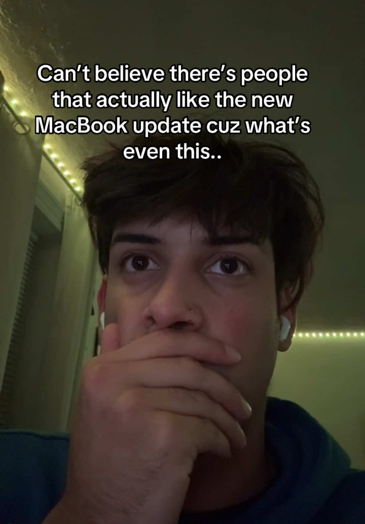 Lowkey it looks so weird..#fypシ #macbook #relatable 