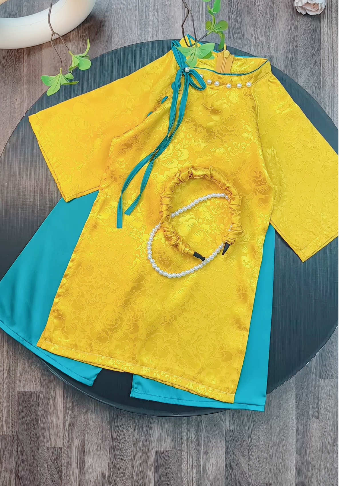 Áo dài tết mẫu mới cho bé xinh lắm mẹ ơi #áodàitết #aodaitetchobe #aodaicachtanchobe #dotetchobe #yenkidss 