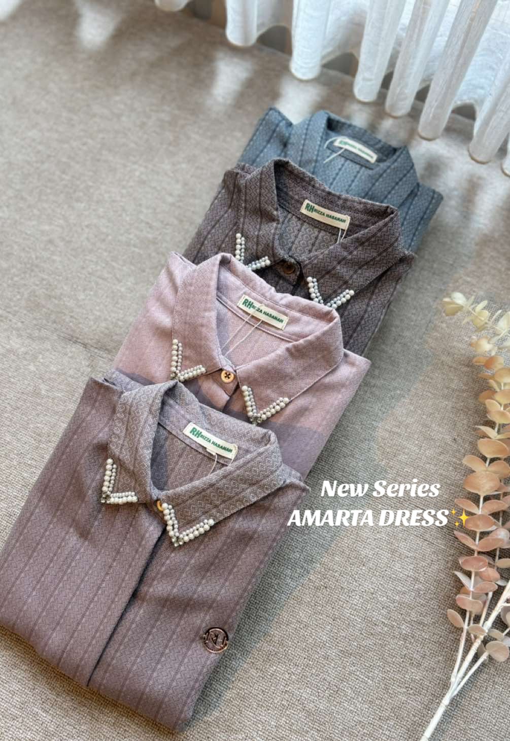 Manisnyaa kalau dipakai buat menemani momen spesial di hari raya nanti😍 #promoguncang1010 #rhcol #dresslebaran #gamismurah #gamiskekinian 