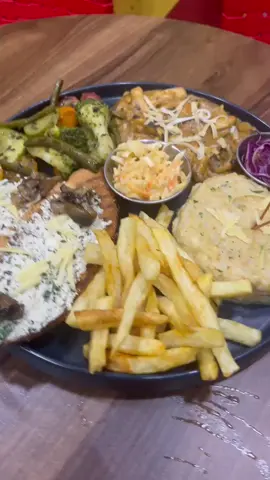 #foodplay #marocaine🇲🇦 #مراكش_الحمراء_الرباط_طنجة_مكناس #foood #marrakech🇲🇦morocco #food_marocain #food_marrakech #مراكش_المغرب #pizza #imansi_pou