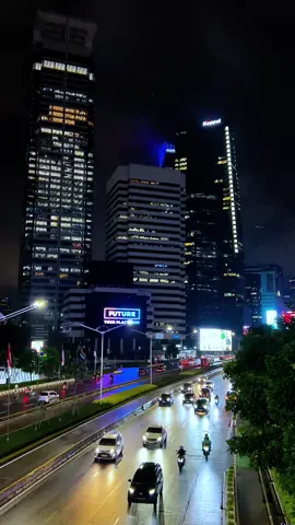 Video nya boleh kalian ambil buat bahan ngontent dll untuk para perintis content, edit sendiri ya, di izinin tanpa syarat, gausah folow . BenHil Jakarta view #jakarta #citylights #mediawb #fyp #foryou 