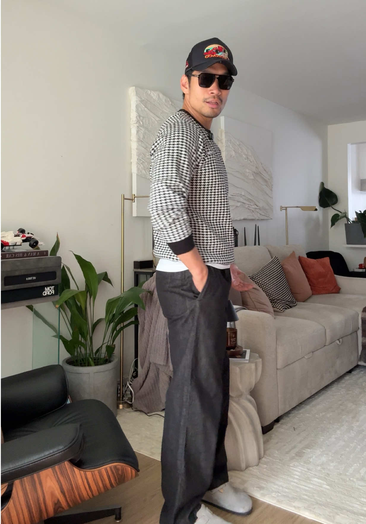 my weekend casual 🏁👌🏼 when I’m not dressed up for events #fallstyle #uniqlo #birkenstocks 