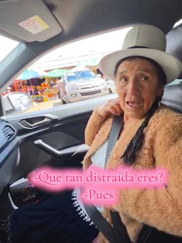 🚘💥#viral Abuelita se sube por error a un auto que no es suyo😳😂#ecuador🇪🇨 #fyp 