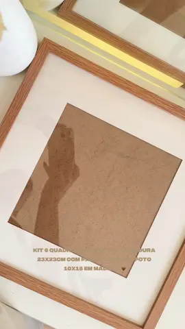 Kit 6 Quadros Decorativos Moldura 23x23cm com Paspatur para Foto 10x15 em Madeira🤎#QuadroDecorativo #MolduraDeFoto #DecoraçãoDeParede #KitDeQuadros #MolduraComPaspatur     