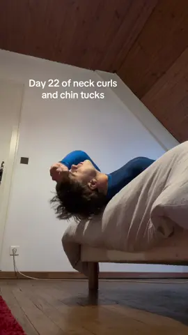 Maximize your jawline with @Mogged.App #looks #lookism #neckcurls #chintucks #looksmax 