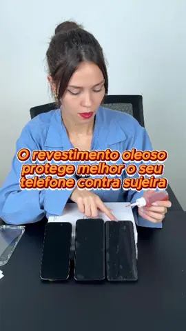 Vem ver na prática a qualidade das nossas películas! Nelas possuem uma camada anti gordura que garante que a sua tela fique sem marcas de impressão digital ou qualquer outra sujeira! Além de conter resistência nível 9 contra arranhões e tecnologia hidrofóbica, Exatamente o que você precisa. #CrystalArmor #tecnologia #iphone #privacidade #qualidade 
