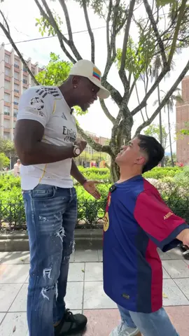 Tiene q respetar a papá 🥶😤💪🏾🤣 #viral #tendencia #colombia #fyp #parati 