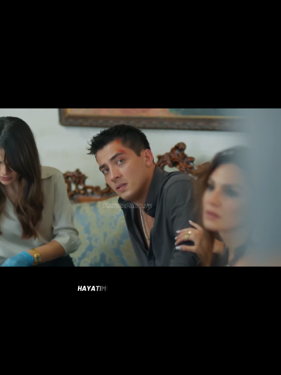 Demir Tek yemedimi😆Kaya albora Her zaman tek Tabanca 👈💥#kayaalbora #uzaksehir #kayzer #uzaksehirdizisi #keşfetbe @Uzak Şehir @atakan özkaya 