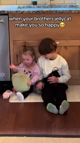 Why is timmy turtle so cute !!!! @Jellycat #learningthroughplay #Siblings #toddlerlife #toddlertoy #jellycat 