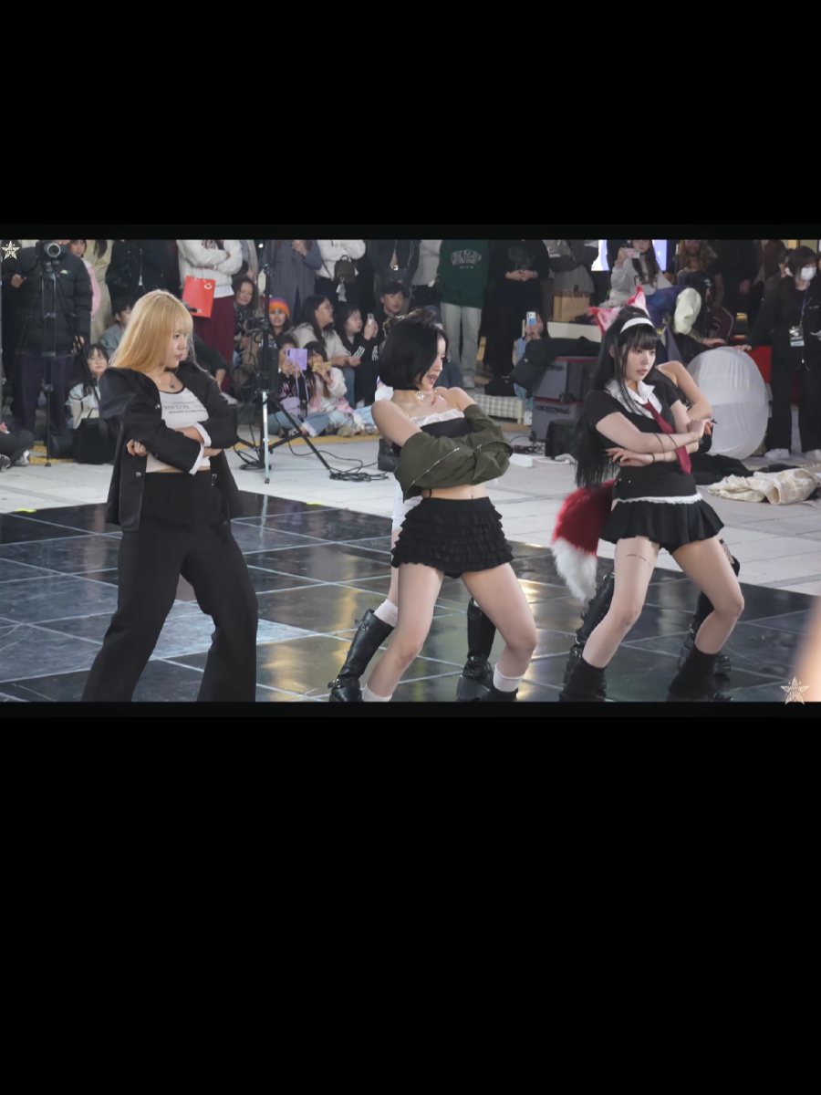 Artbeat Halloween Busking 2025 - ABRACADRABA (MEOVV VER) ORIGINAL BY BROWN EYED GIRLS cr YT SMTS708 #fyp #kpop #artbeat #artbeatyubin #meovv