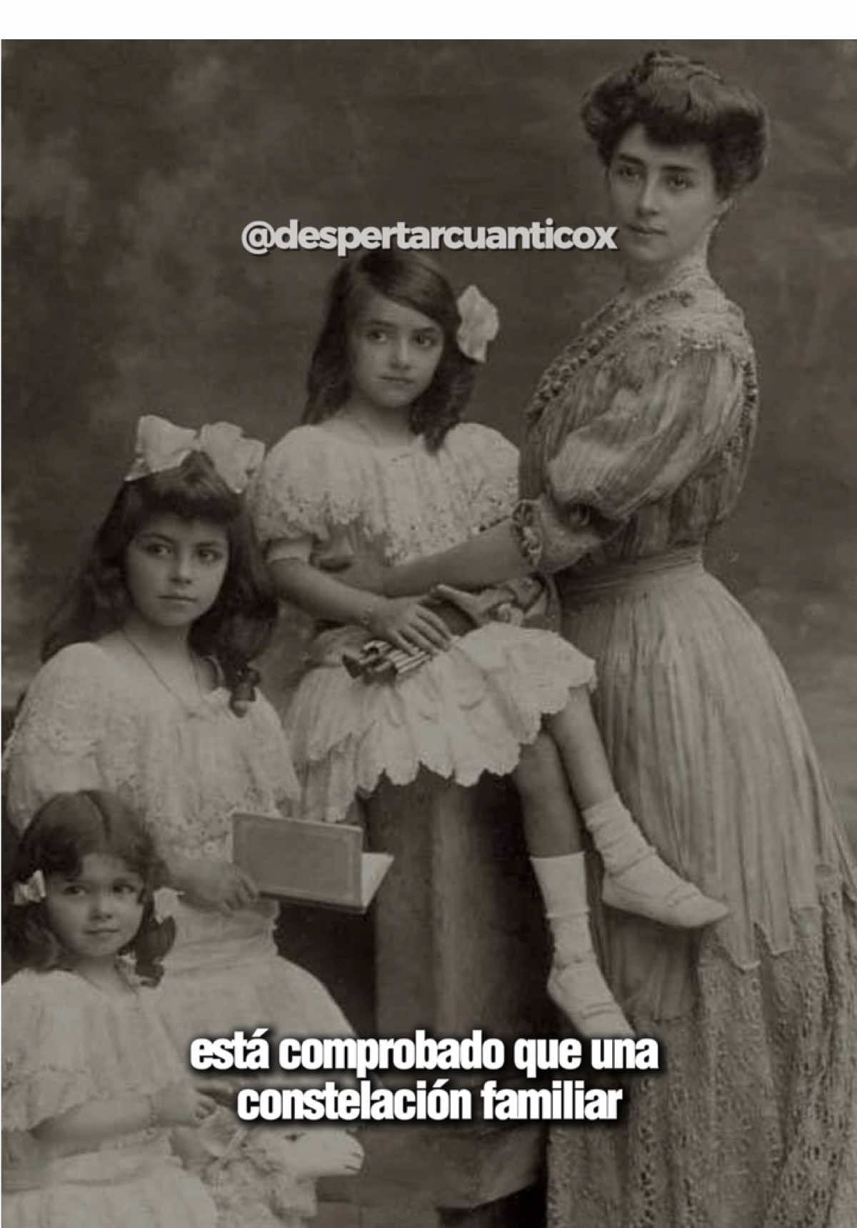 ¿Por qué repites la historia de tus antecesores? 🧬 ❌ Llevas años en terapia y no avanzas porque solo ves la superficie. ✅ En una constelación vas a la raíz: liberas esa lealtad invisible que te hace cargar con problemas que NO son tuyos. Honra tu origen sin sacrificar tu propio destino. ¡Es un acto de amor propio! ❤️ ✨ Si te interesa saber cómo liberarte de esas cargas, comenta 