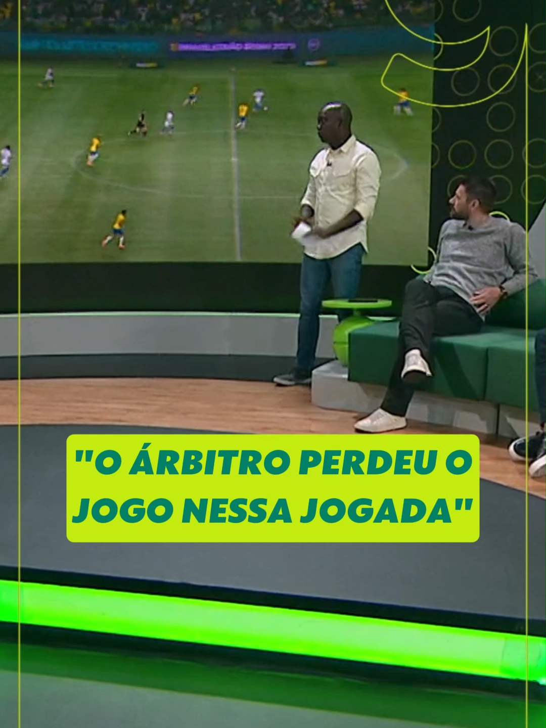 PC de Oliveira avalia lance de Gustavo Gómez com Wanderson e diz que zagueiro do Palmeiras deveria ser expulso: 