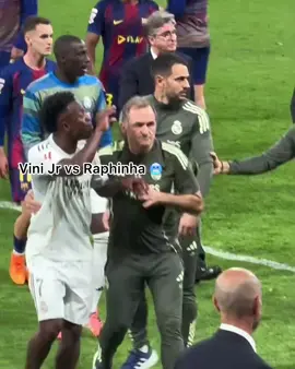 vini jr vs raphinha ☠️ bro vini no le importo si es su amigo de seleccion #barcelona #halamadrid #foryoupage #plzunfrezemyaccount 