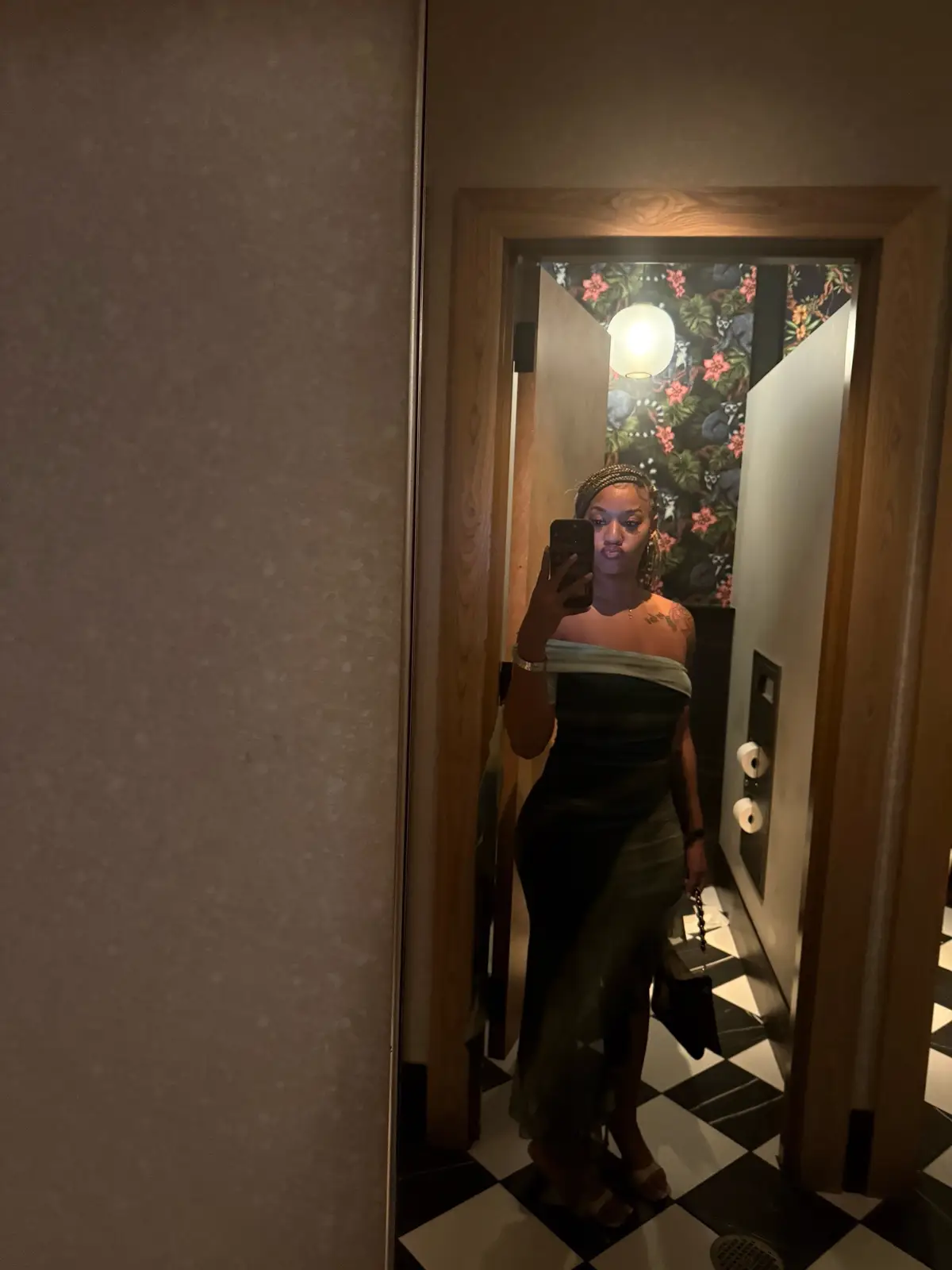 It’s clear I love to cook & eat & gym & read & hang w my ppl & wear braids idk 