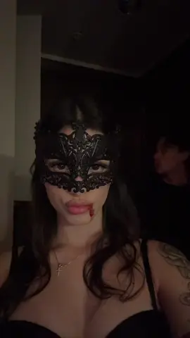 🧛🏻‍♀️🧛🏻 #ethannmaria #vampirediaries #katherinepierce #damonsalvatore 