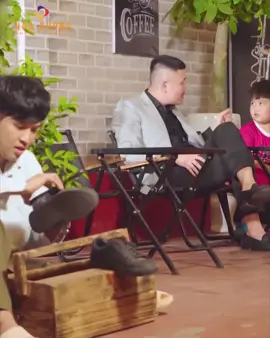 Cuộc đời vốn là một đường thẳng, lần nào gặp anh oánh giày cũng lao đao🤣