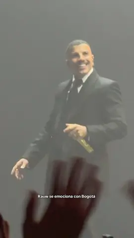 Rauw se emociona con Bogotá 🙏🥹 miren su sold out #rauwalejandro 