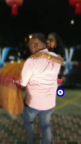 Mudhan Mudhalil Parthen Song lyrics 😍 😍 😍  Utharave Indri Ulle Vaa , Nee Vandha Nerathil Naan Illai Ennil Andha Nodi Anbe En Jeevan , Verengu Ponadhu Paaradi Unnil Unai Kanda Nimishathil Uraindhu Nindren Marubadi Oru Murai Pirandhu Vandhen Unai Kanda Nimishathil Uraindhu Nindren Marubadi Oru Murai Pirandhu Vandhen En Swasa Kaatril Ellam Un Nyabaham … ! Un Nyabaham !!! ❤️❤️❤️❤️❤️❤️❤️❤️❤️ #husbandandwife #couplegoals #tamillovesong #hariharan #90hits 