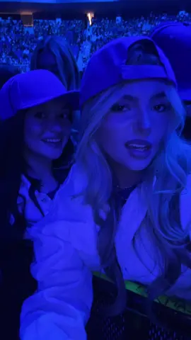 sweat to hmhas w @kaylee ☾⋆⁺₊⋆ 