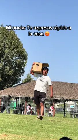 Porque siempre hay un amigo que lo complica todo 😔 @Alex Xinto #futbol⚽️ #amigos #cerveza #fyppppppppppppppppppppppp #paratiiiiiiiiiiiiiiiiiiiiiiiiiiiiiii 