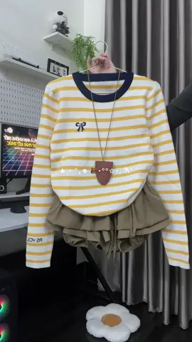 Áo Len Cổ Tròn Thêu Hình Xinh Chất Đanh Dày Dặn Lắm #xh 