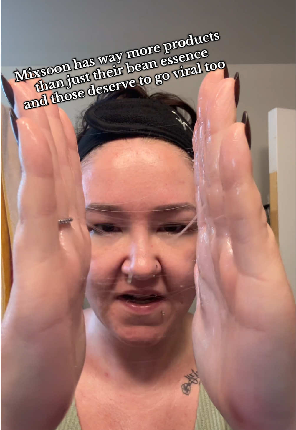 @mixsoon has sooo many good products besides their #beanessence. You HAVE to try some of their other products, especially their milk serum. #mixsoon #kbeauty #koreanskincare 