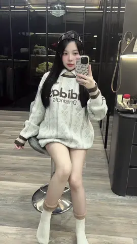 “ Tự nhiên chúc nhau ngủ ngon làm gì . Để cả đêm ngủ mơ về đám cưới “ #xuhuong #tiktok #trending #moingaymotoutfit 
