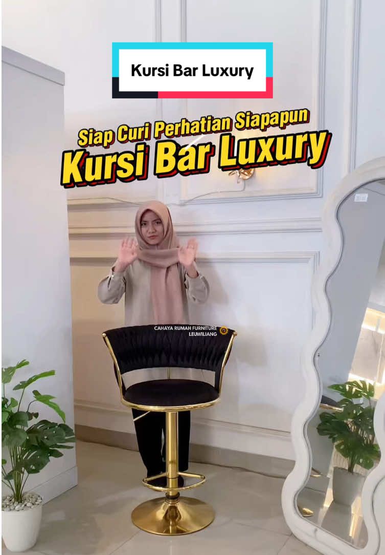 ✨ Saatnya ubah sudut bar rumah Anda jadi pusat perhatian. Kursi Bar Mewah Hidrolik hadir dengan desain elegan, bahan premium, dan kenyamanan luar biasa. 🔥 Stok terbatas! 👉 Pesan sekarang dan duduklah dengan gaya berkelas. Promo: Gratis Ongkir JABODETABEK KOTA- KABUPATEN Cahaya Rumah juga menjual lemari pakaian, sofabed, meja rias, bufet, dan meja makan dan Bisa Custom sesuai request. #fyp #furniturebogor #kursi #kursibar #kursimewah 