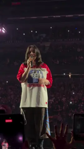 happier than ever @BILLIE EILISH  📹: imwalkinginthewind #billieeilish #billie #happierthanever #hmhastour #hitmehardandsofttour 