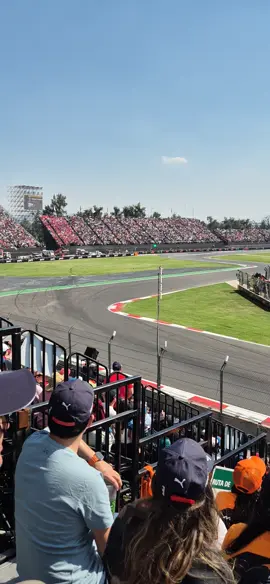 Una casi tragedia en #gpmexico la verdad si me asuste. #f1 #mexico #susto 