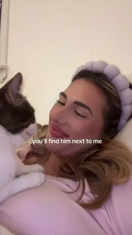 my Baby 🥹 #boycat #boycatmom #velcrocat #straycat #strayanimals 