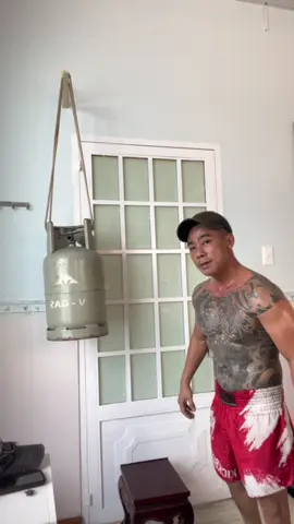 Dau tuan e chuc tat ca moi nguoi manh khoe va binh an nhe ai yeu thich e cu fl theo gioi moi ngay nhe can chia se can co nhung video hay ❤️🤝❤️