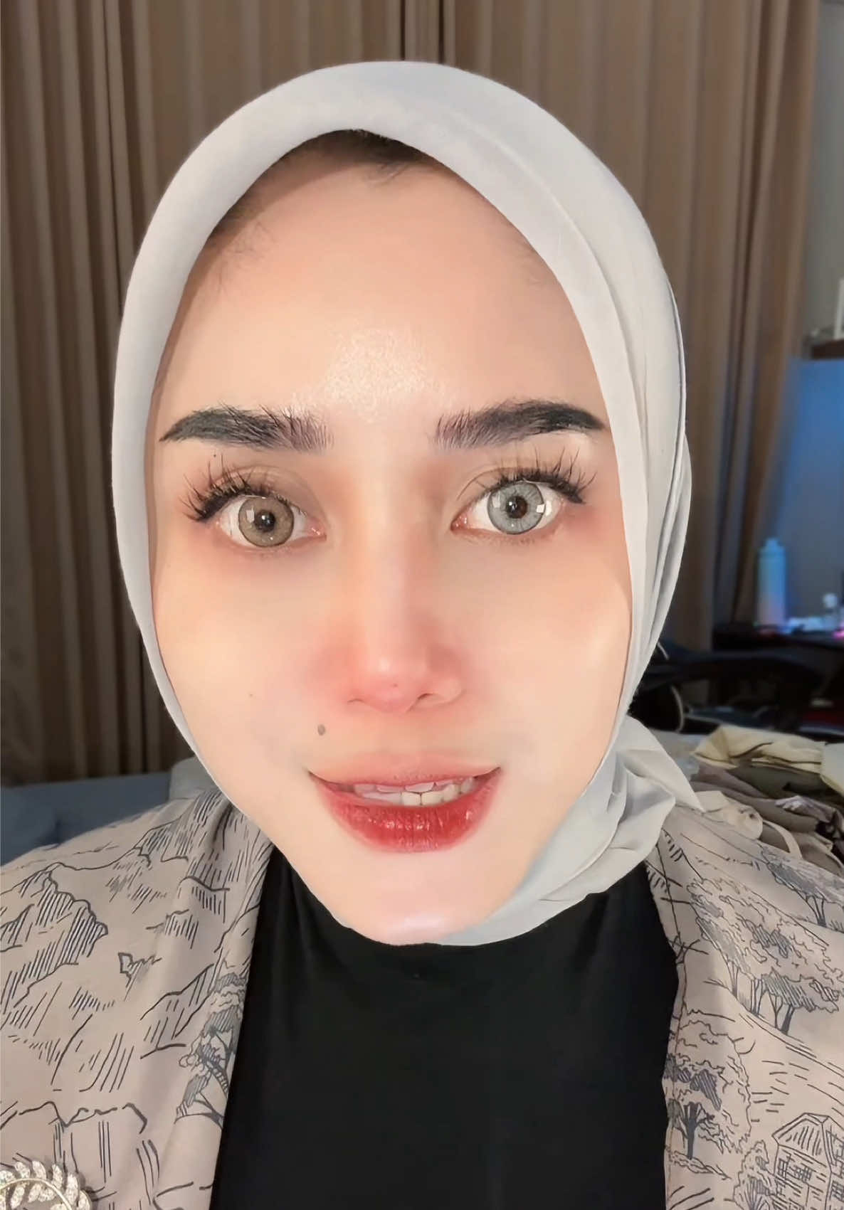 Perbedaan warna sweet brown dan grege gray #fyp #softlens #softlensmurah #softlensrekomendasi #soflens 