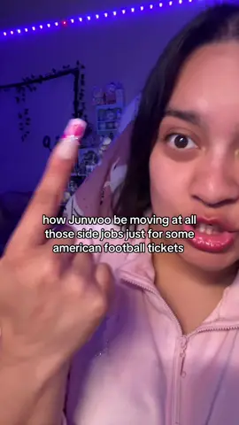 manhwa name is 7 Days with 8 Men BL manhwa forever funny af to me 