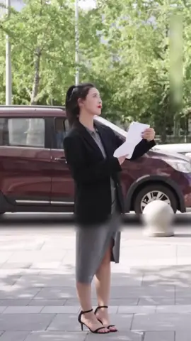 ￼ Trâm Anh Idol Cô gái đang đi phỏng vấn xin việc nhưng lại cứu giúp chủ tịch gặp n.ạn, sau đó vô tình nên duyên với con trai ông. #phimreview  #reviewhay  #phimhaytronbo 