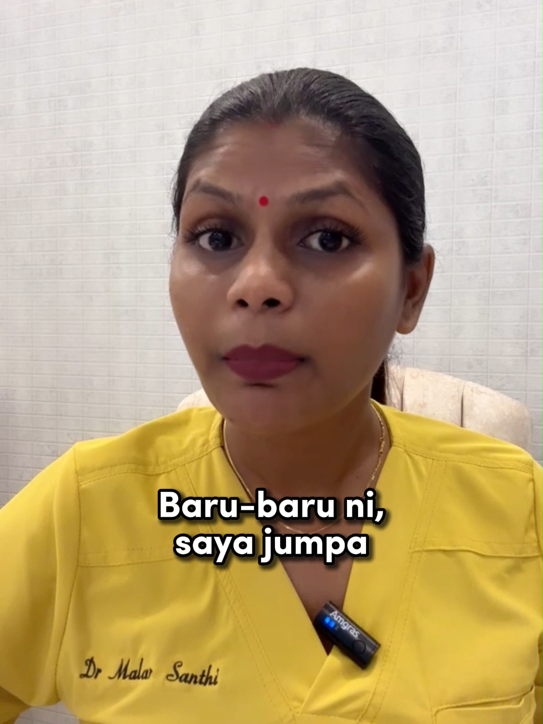 Sakit lutut yang tak sembuh-sembuh walaupun dah makan ubat? 🤔 Mungkin bukan sekadar “lenguh” biasa — tapi Osteoarthritis! Apa sebenarnya beza dia, dan boleh ke kita elakkan dari kena penyakit ni? Jom dengar penjelasan daripada Dr Azfar Rizal Ahmad, Pakar Bedah Ortopedik & Artroskopik 👨🏻‍⚕️ ✨ Jangan lupa like & share! ramai yang perlu tahu ni ~😊 #celotehdrmalar#viral #fyp #osteoarthritis #columbiaasiahospitalcheras