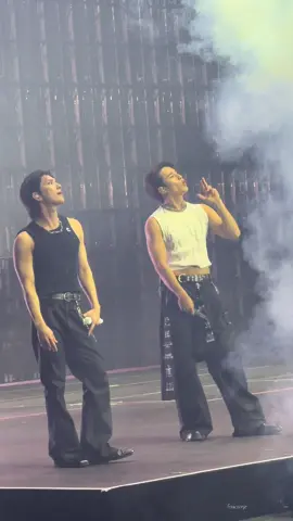double kill joshua mingyu - seventeen new_ tour sunrise n1. #seventeen #svt #sunrise #mingyu #joshua