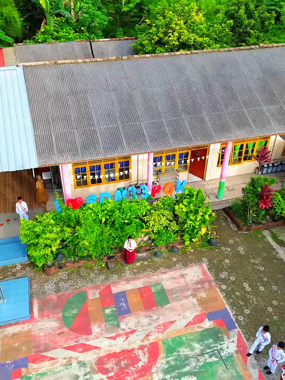 Sd negeri 33 ... angka kembar yg penuh makna. sekolah yg berada di kelurahan melintang tidak jauh dari kodim bangka #fypシ゚ #sd #upacarabendera #mbg  #sdn33pangkalpinang 