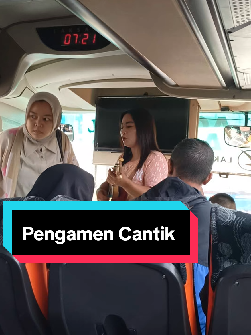 pengamen cantik  #musisijalanan #pejuangrupiah #kontenkreator #fyp #tinggalkenangan 