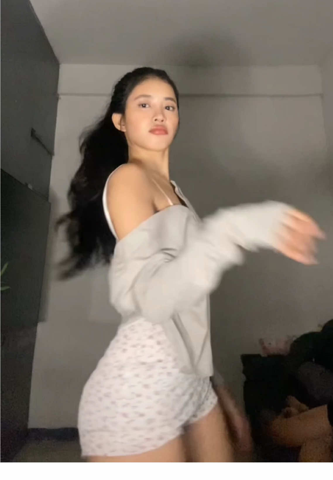 Leche ang hirap  #fyp #longsleeve #longsleevetop #outfit #pullover 