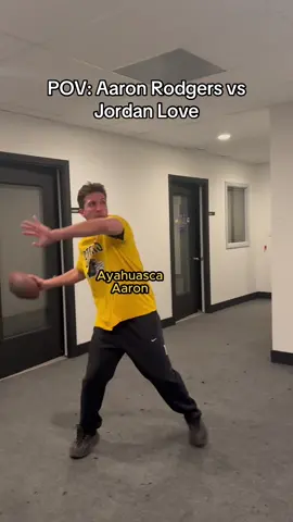 Aaron Rodgers would have won if his team wasn’t buns 🍑 