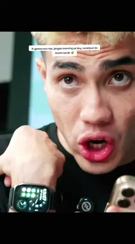 part ini bikin hati meleleh, patutlah baba jeles karena aisar lebih ganteng 🤣🤣🤣 @AisarKhaledd 
