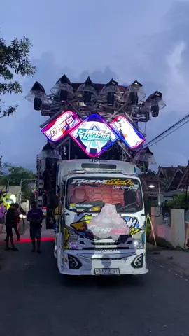 Full kejutan dan ontran ontran.  Dari @capar jaya audio  #fypシ #karnavalsoundsystem #soundhoregjawatimur #sondhoreg #pakisrejo 