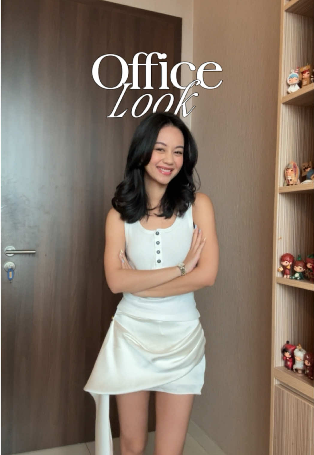 a simple white dress for an effortless yet put together workwear look, happy monday everyone ☕️🤍💼  dress: @Duma Offficial  #officelook #workwear #outfitinspo #fashiontok 