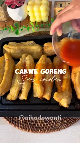 ✨CAKWE✨ Bahan biang : - 200ml air - 1 sdt gula pasir - 1 sdt ragi instan Bahan adonan : - 250gr tepung terigu - 1 sdt penyedap - 1/4 sdt garam - 1/2 sdt baking powder - 1/2 set soda kue Bahan saos cocolan : - 3 bawang putoh - 7 cabe merah keriting - garam - gula - penyedap - cuka - saus sambel #Cakwe #cakwegoreng #resepcemilan #resepsimpel