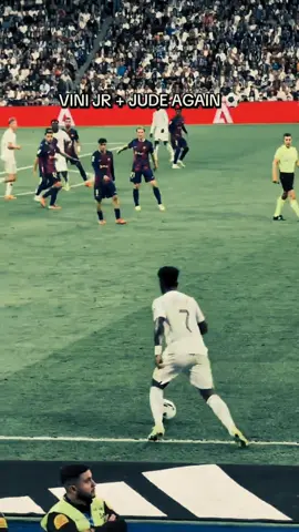 Pada usia 21 tahun 119 hari, Jude Bellingham adalah pemain Real Madrid termuda yang mencetak gol dan memberikan assist di El Clasico pada abad ke-21. 🏴󠁧󠁢󠁥󠁮󠁧󠁿💫🥶 #realmadrid #bellingham #barcelona #football #fyp 