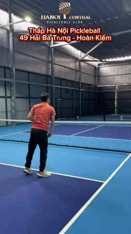 Thị phạm kỹ thuật đánh smash pickleball là một trong những kỹ năng quan trọng, giúp người chơi ghi điểm nhanh chóng và tạo áp lực lên đối thủ. Cú smash không chỉ thể hiện sức mạnh mà còn yêu cầu sự chính xác và kỹ năng.#pickleball #xuhuong #pickleballtiktok #picleballvietnam 